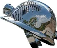 Каска скульптура абстрактная скульптура из нержавеющей стали на заказ — Ставрополь